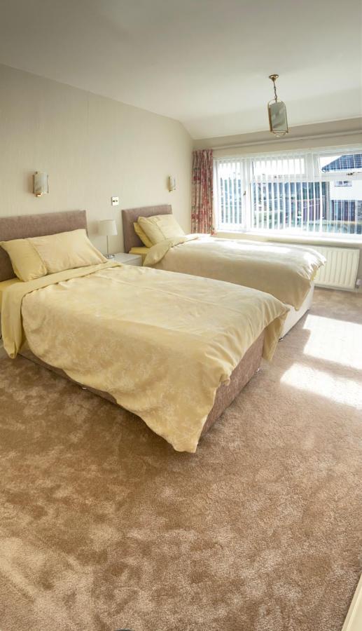 Large 4 Bedroom Home In Boston Spa Village In-Between York, Harrogate And Leeds, Sleeps 9 Εξωτερικό φωτογραφία
